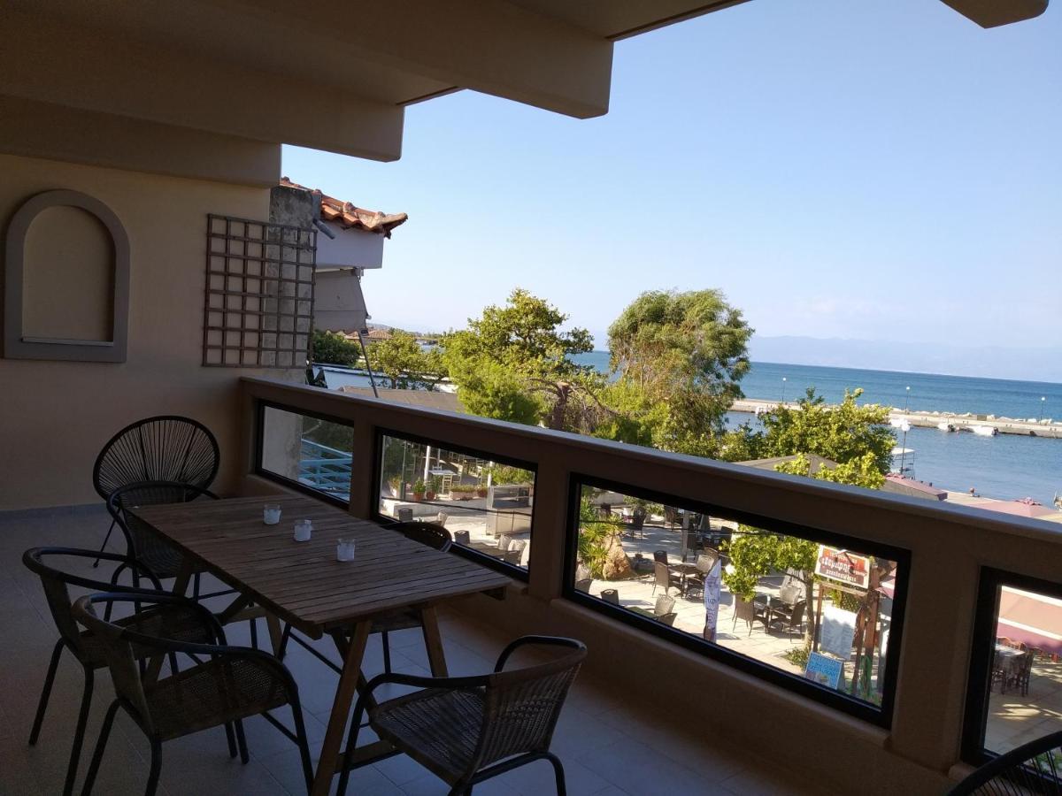 Thea, Agios Andreas Apartment Nea Koroni Exterior foto